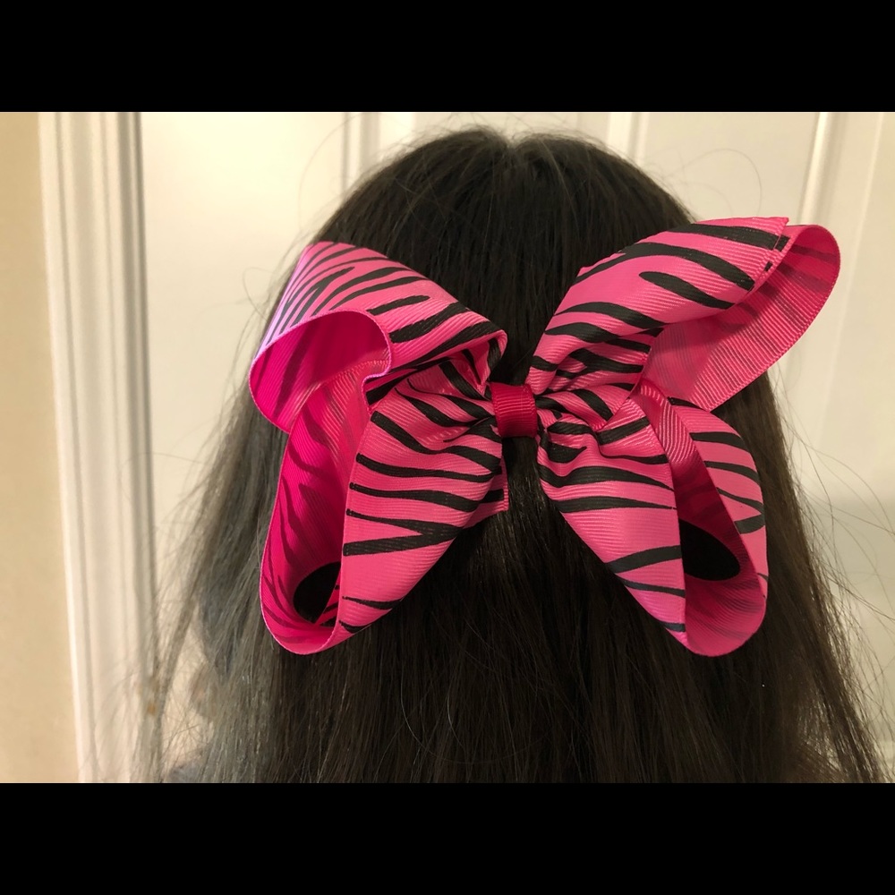 Zebra pattern bow set